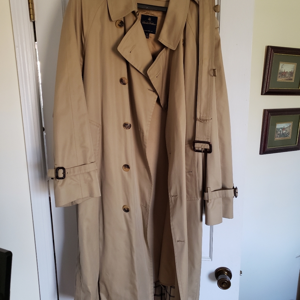 Brooks brothers belted trench coat. 42R